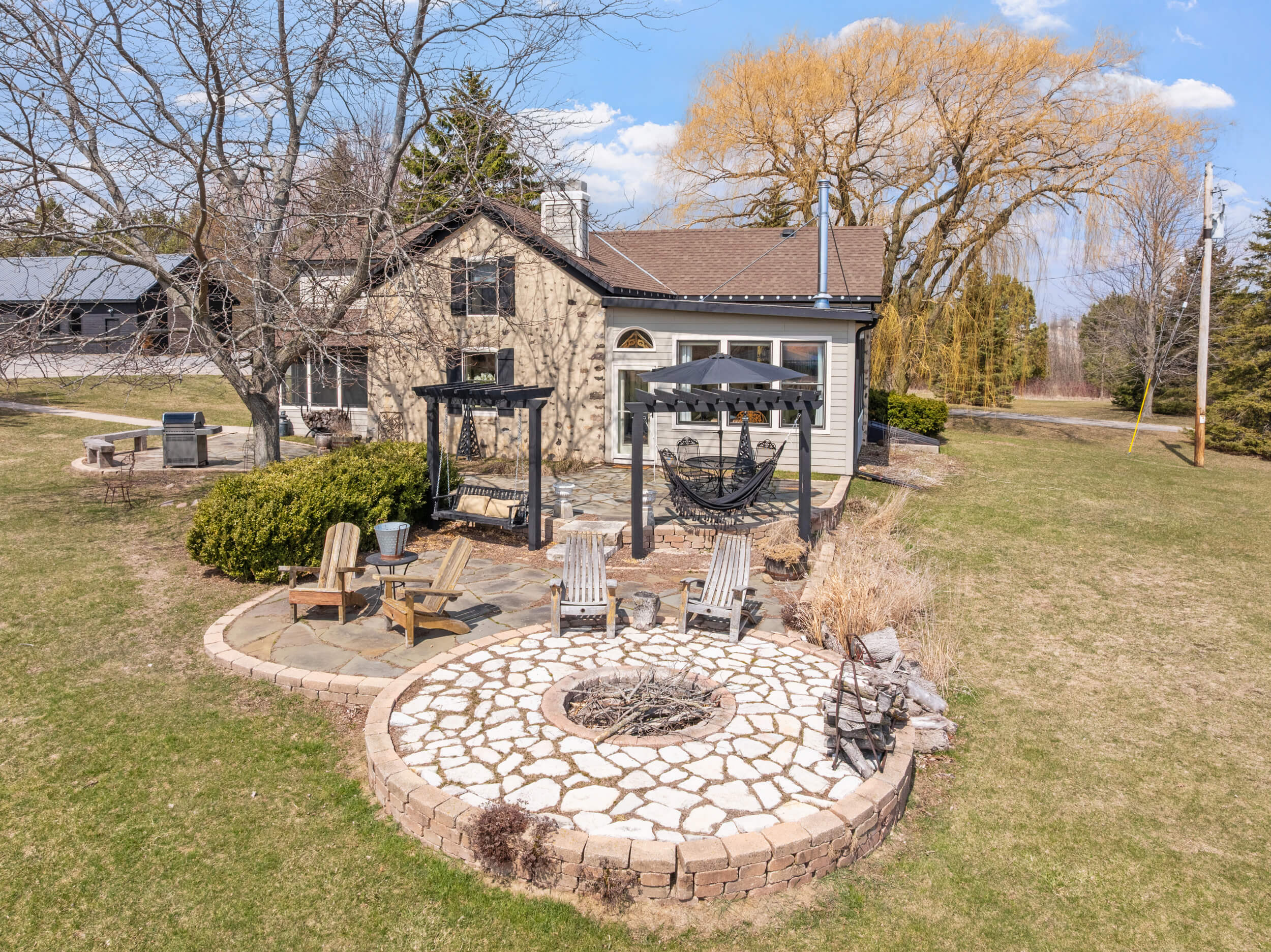 Belgium Home For Sale | 7190 Hilly Lane | Pleasant View Realty