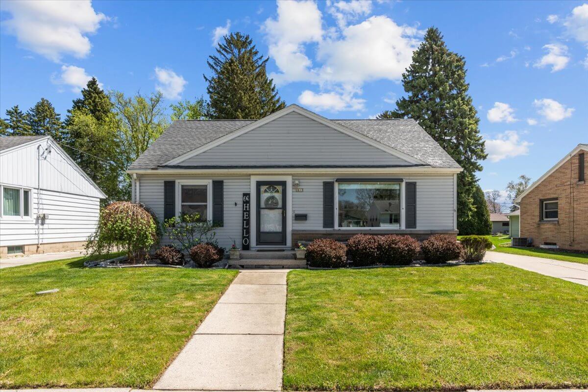 Sheboygan Home For Sale | 2613 S 16th Street | Pleasant View Realty