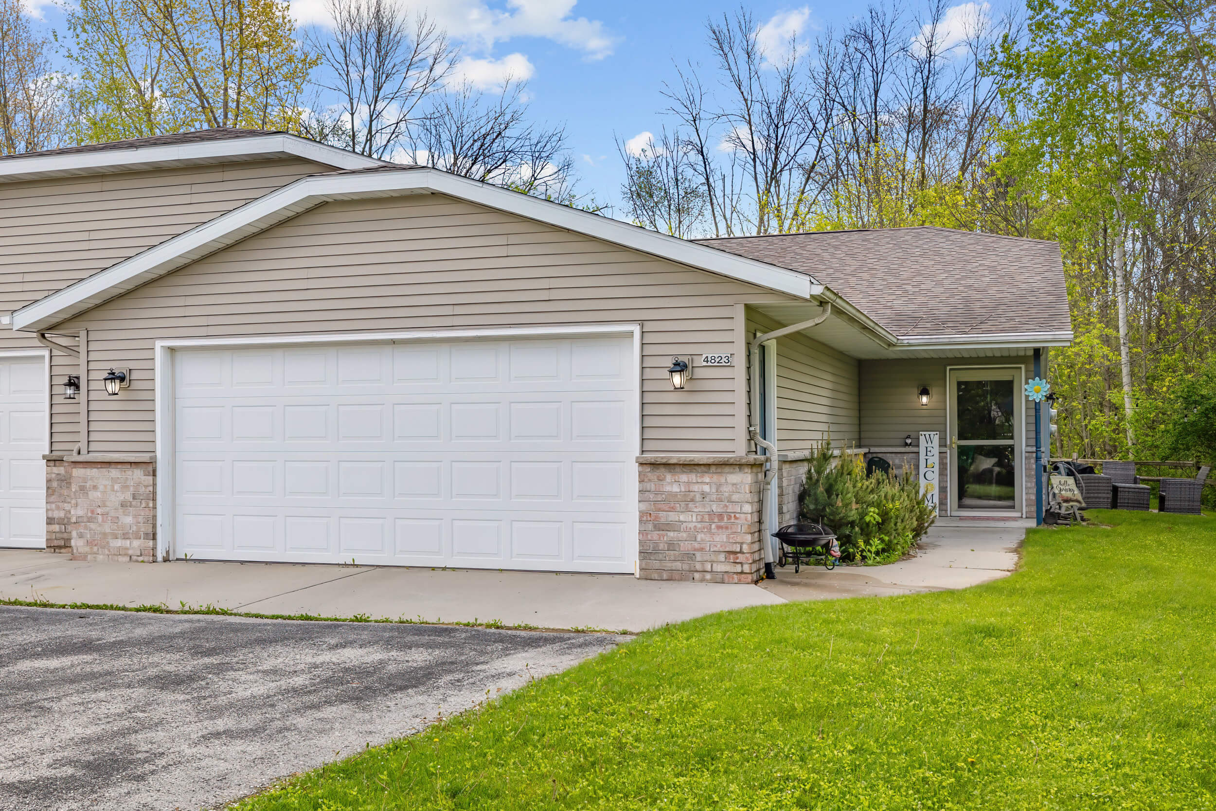Sheboygan Condo For Sale | 4823 Sara Court | Pleasant View Realty