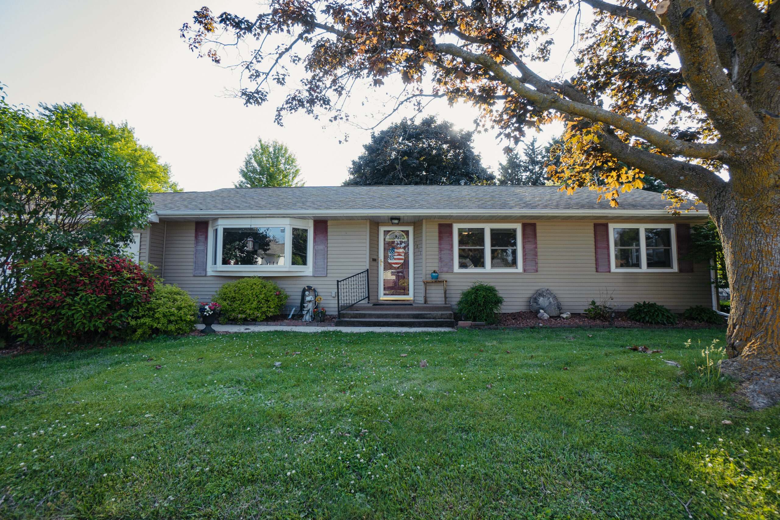 Kiel Home For Sale | 1011 3rd Street | Pleasant View Realty