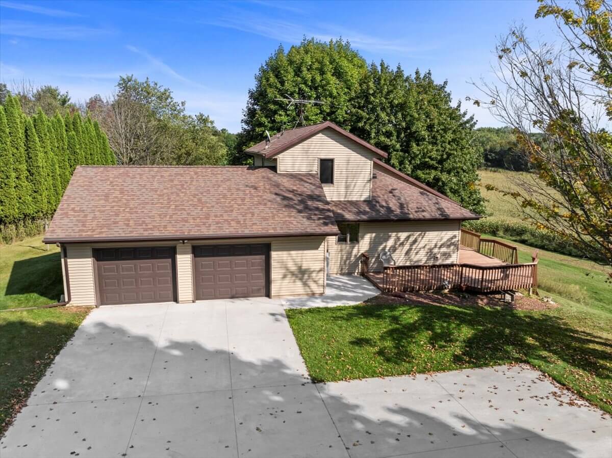 Kiel Home For Sale | 11215 Spring Lake Road | Pleasant View Realty