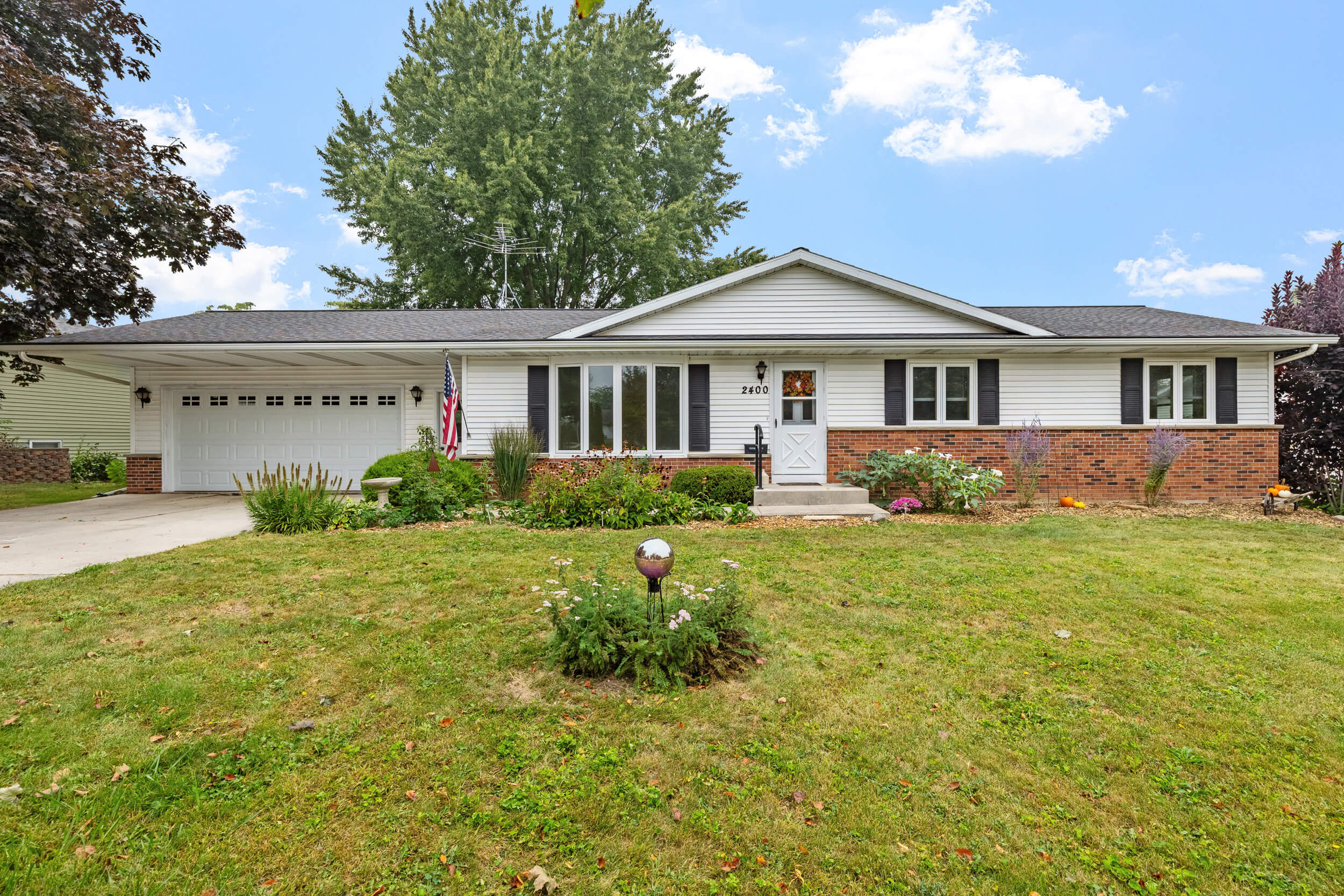 Plymouth Home For Sale | 2400 Poch Avenue | Pleasant View Realty