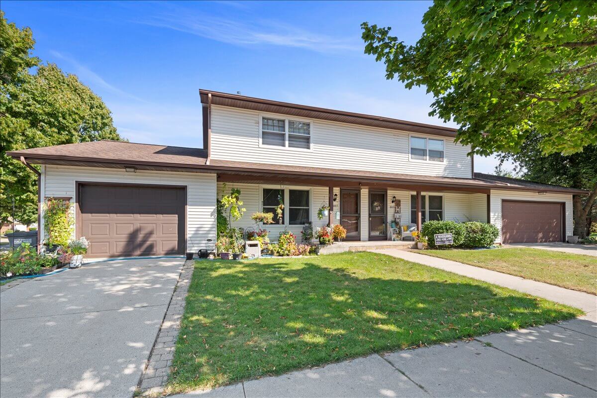 Sheboygan 2 Family For Sale | 3953 Meadowbrook Court | Pleasant View Realty