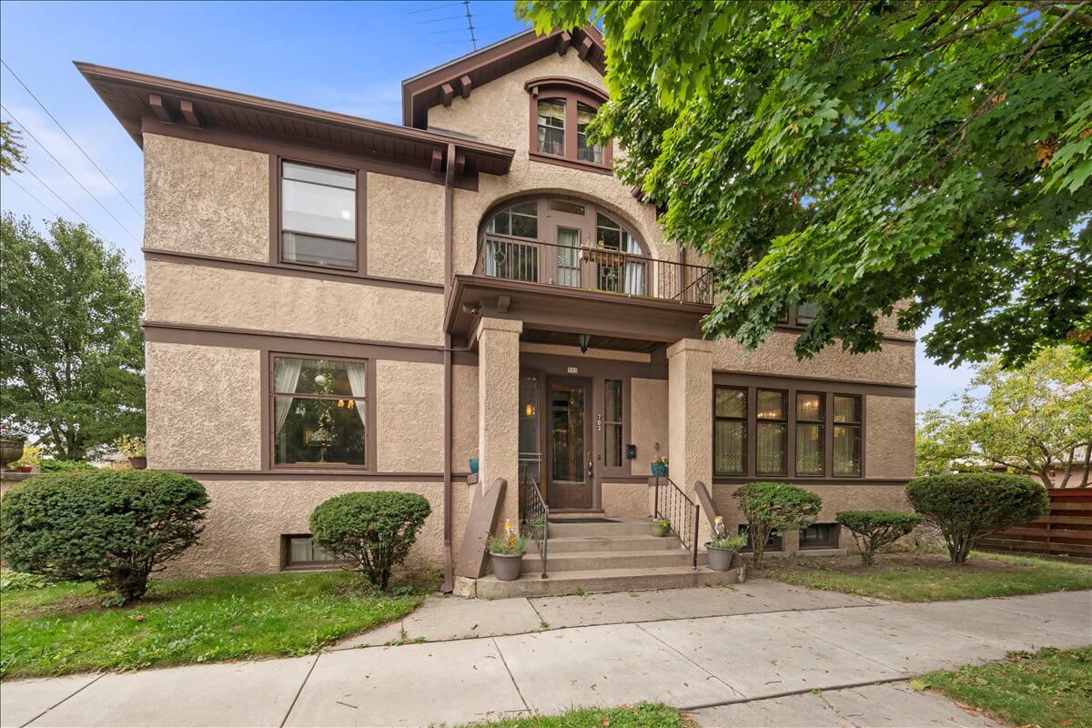 Sheboygan Home For Sale | 703 St Clair Ave | Pleasant View Realty