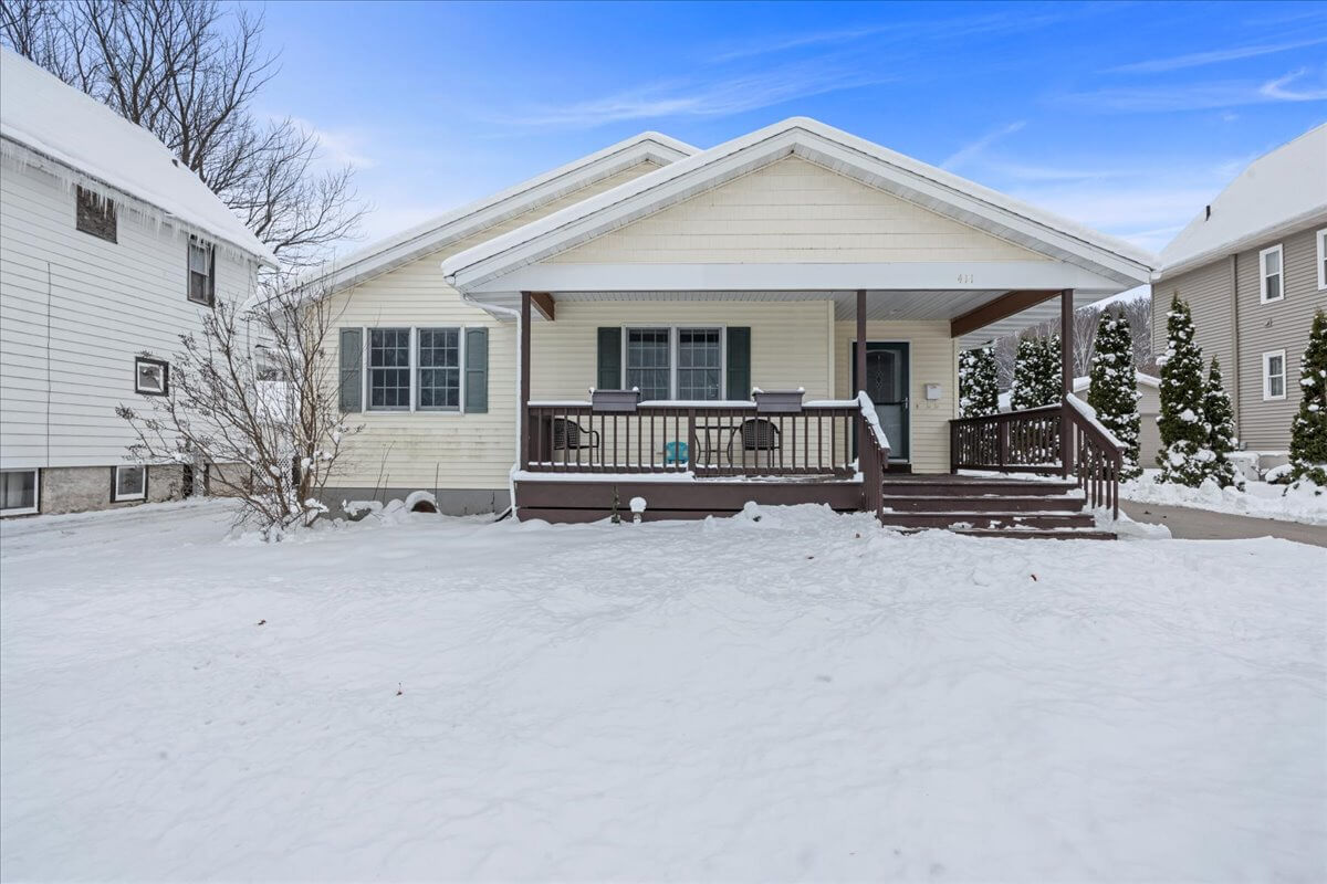 Plymouth Home For Sale | 411 Western Avenue | Pleasant View Realty